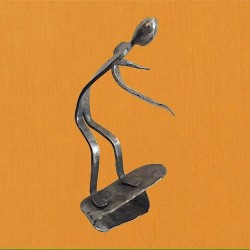Sculpture surfeur