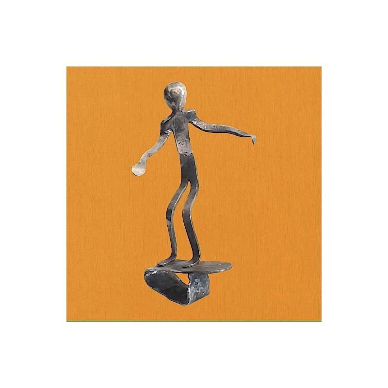 Sculpture surfeur